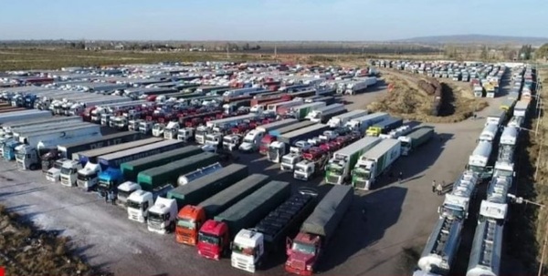 Cancillería gestiona el desplazamiento de camioneros en frontera entre Argentina y Chile