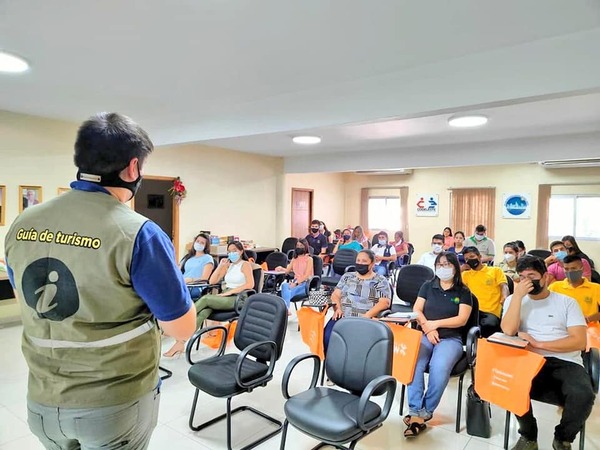Capacitan sobre Guiado Turístico a jóvenes de Alto Paraná - ADN Digital