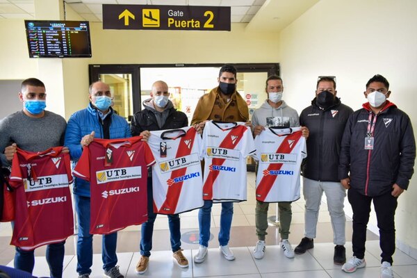 El 'Loco' Abreu será DT de tres paraguayos en el Always Ready de Bolivia