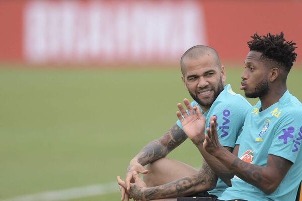 Daniel Alves asegura que mantendrán el “compromiso” ante Paraguay - Fútbol Internacional - ABC Color