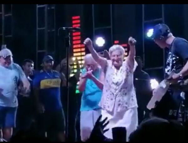 ¡Mirále a las bailarinas de Pablo Lescano! (VIDEO)