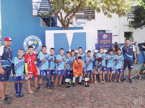 Escuela de fútbol Mita’i Norteño se destaca en la Copa Kuarahy