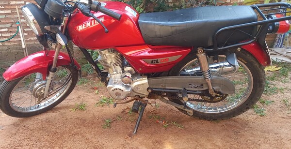 Denuncian hurto de una moto en Valle Pucú •