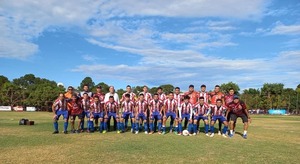 3 Corrales con una mano en el título de la Liga Paranaense