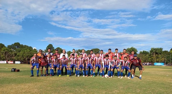 3 Corrales con una mano en el título de la Liga Paranaense