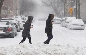 EE.UU: emergencia, vuelos cancelados y sin energía eléctrica, tras tormenta de nieve