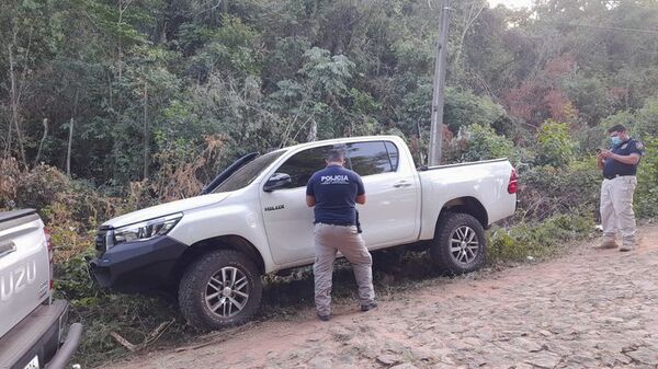 Policía encuentra una camioneta abandonada cerca del anfiteatro donde ocurrió el tiroteo ayer