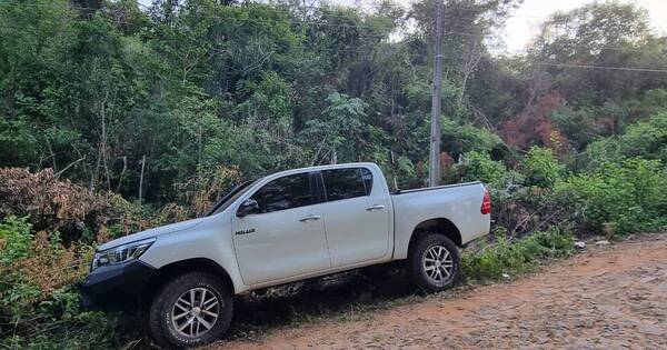 La Nación / Hallan segunda camioneta abandonada en zona del anfiteatro de San Bernardino
