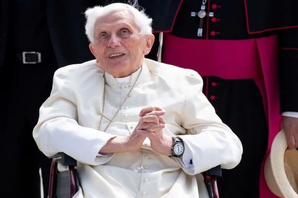 Benedicto XVI debe pedir perdón a las víctimas de abusos sexuales, según el presidente de los obispos alemanes