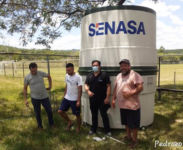 Continúa provisión de agua en varias zonas afectadas por la emergencia hídrica - .::Agencia IP::.