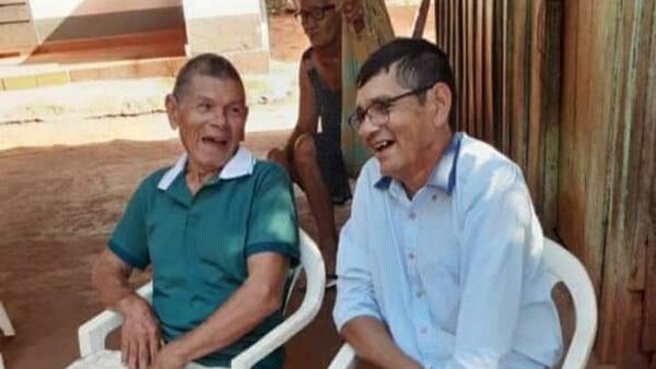 Emotivo encuentro entre padre e hijo tras 57 años