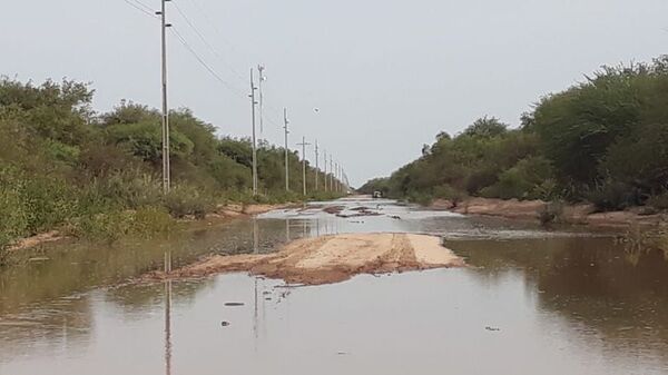 Repunte del Pilcomayo inunda camino de acceso a Pozo Hondo - Noticias del Chaco - ABC Color