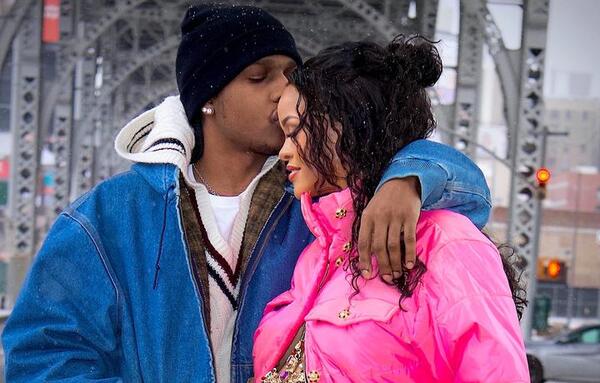 Rihanna en la dulce espera: cantante embarazada de su primer hijo
