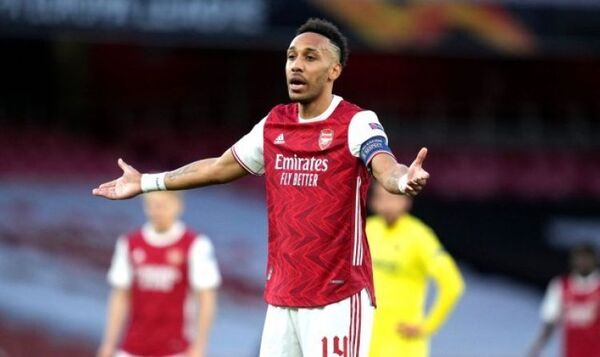 Aubameyang firmará en las próximas horas con el Barcelona