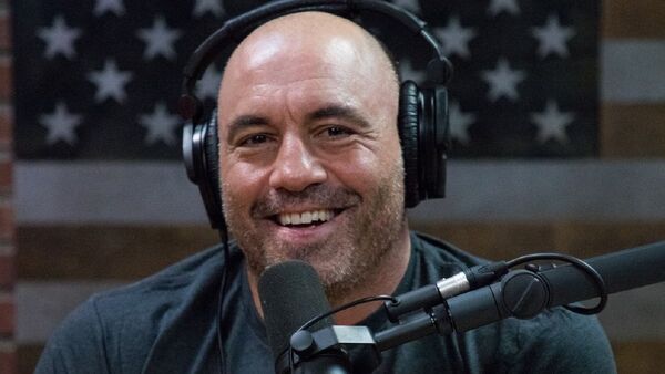 Joe Rogan se compromete a ser más equilibrado