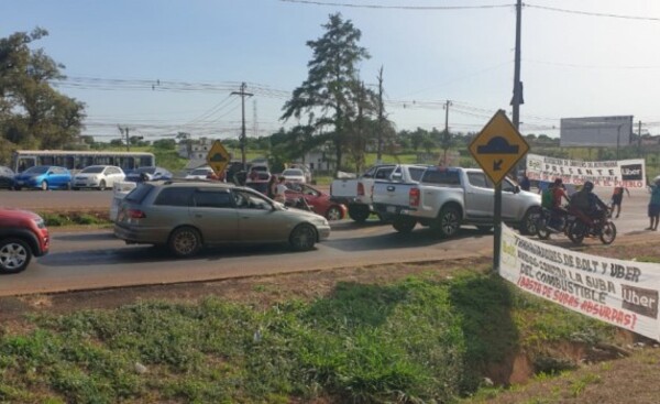 Con cierres alternos, sigue movilización contra suba de combustible
