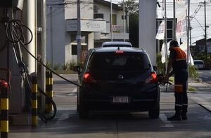 Gobierno está dispuesto a bajar el ISC al combustible, si hay garantía de que la  reducción se trasladará al consumidor - Nacionales - ABC Color