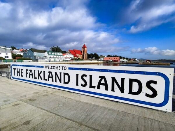 Argentina se queja de vuelos militares británicos entre Brasil y Malvinas