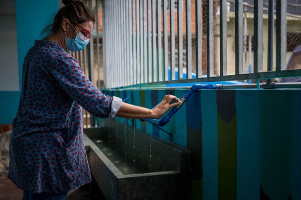 Las tuberías de agua en Venezuela pasan 65 % del tiempo vacías, según una ONG - MarketData