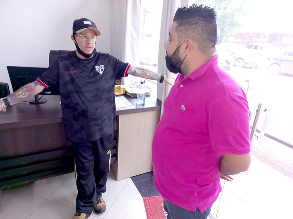 Aparecen más víctimas de estafa de “Center Cell” y clausuran local - La Clave