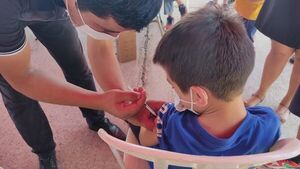 Con globos y golosinas fueron inmunizados más de 450 niños en el vacunatorio de Encarnación