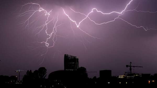 Récord mundial: un rayó surcó los cielos de Argentina y Uruguay durante más de 17 segundos