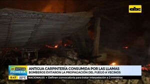 Antigua carpintería consumida por las llamas - ABC Noticias - ABC Color