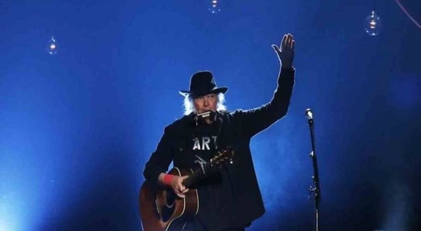 Diario HOY | Spotify cede ante las críticas de Neil Young y combatirá desinformación sobre covid