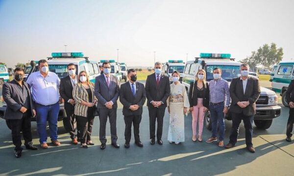 Japón donó 20 ambulancias todo terreno a nuestro país para apoyar campaña «Vacunate»