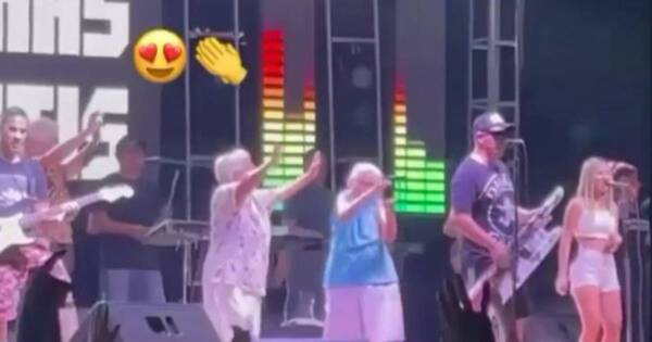 La Nación / Dos abuelitas de Itá bailaron junto a Pablito Lescano y causaron furor en las redes