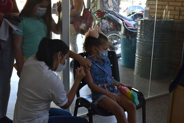 Importante asistencia de niños en vacunatorios de Ayolas - Nacionales - ABC Color