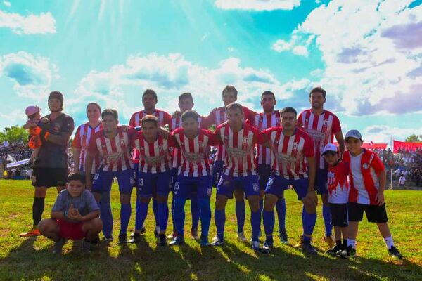 Club 15 de Agosto es tricampeón en la Liga Misionera del Sur - Fútbol - ABC Color