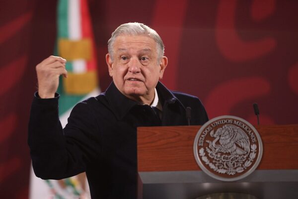 López Obrador tilda de "histórica" la elección sindical de Pemex - MarketData