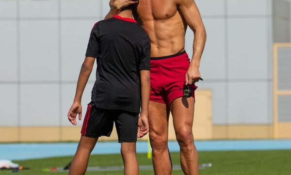 Cristiano Ronaldo presume a su heredero en el futbol