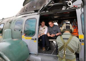 Bolsonaro sobrevuela zonas afectadas por temporal en Sao Paulo - Mundo - ABC Color