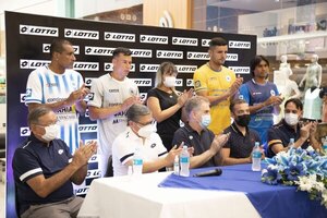 El 12 de Octubre de Itauguá presentó su nueva piel para la temporada 2022