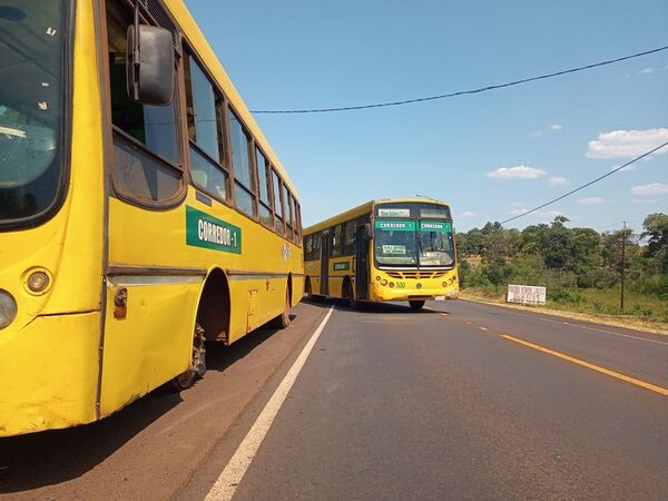 Empresas de transporte ponen en peligro vida de usuarios con buses chatarras en Encarnación - Nacionales - ABC Color