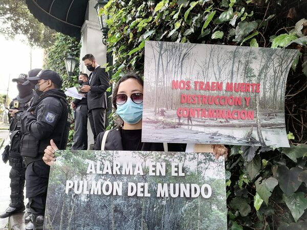 Protestas por el vertido en la Amazonia frente a un encuentro petrolero en Quito - MarketData