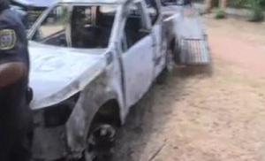 Ciervo Cua: Abandonaron y quemaron una camioneta en San Bernardino - SNT
