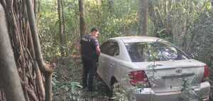  VEHICULO USADO EN MILLONARIO ROBO FUE ABANDONADO.  - Itapúa Noticias