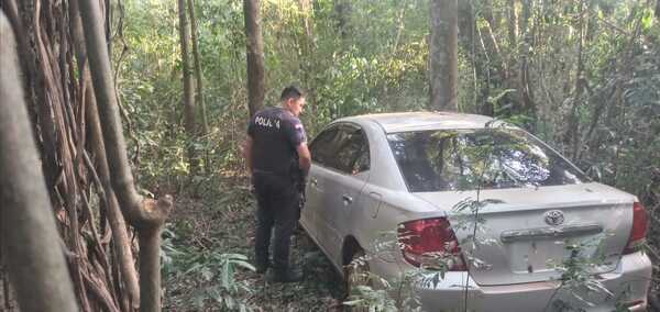 VEHICULO USADO EN MILLONARIO ROBO FUE ABANDONADO. - Itapúa Noticias