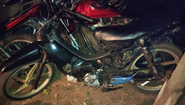 Hombre herido con arma de fuego tras caer de su motocicleta - Nacionales - ABC Color