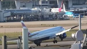 Dramático aterrizaje de avión tras luchar contra el viento en Londres