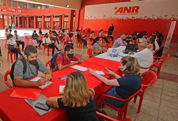 Feria de empleos para estudiantes universitarios y de último año del Nivel Medio