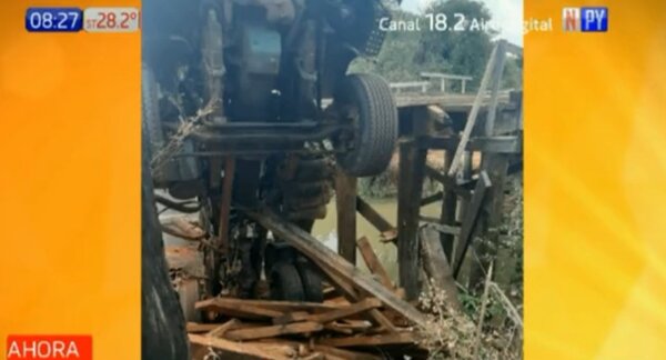 Precario puente cae en Canindeyú | Noticias Paraguay