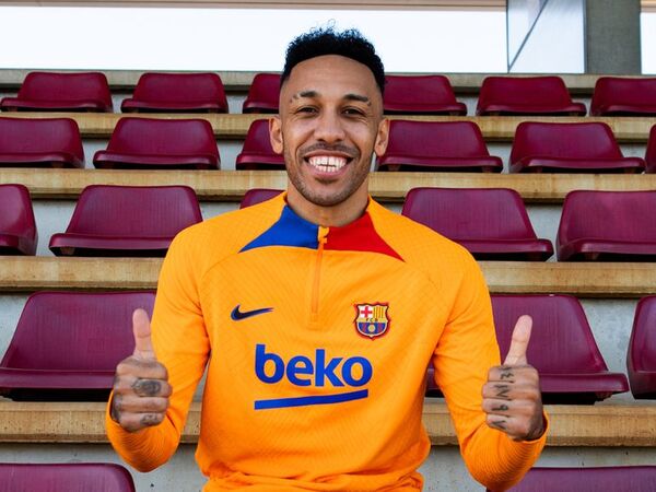 El Barcelona presentó a Pierre-Emerick Aubameyang - Fútbol Internacional - ABC Color
