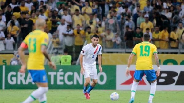 Brasil golea y Paraguay se despide de Catar