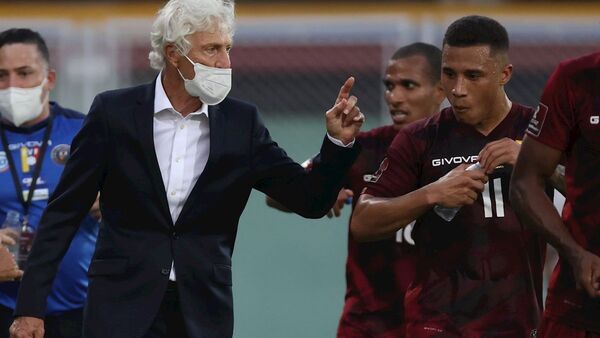 Pekerman pide paciencia en comienzo de su era con Venezuela