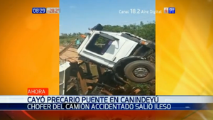 Canindeyú: Puente de madera cae y arrastra a un camión
