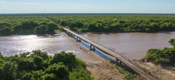 Puente “clandestino” de menonitas lleva la deforestación en Bolivia